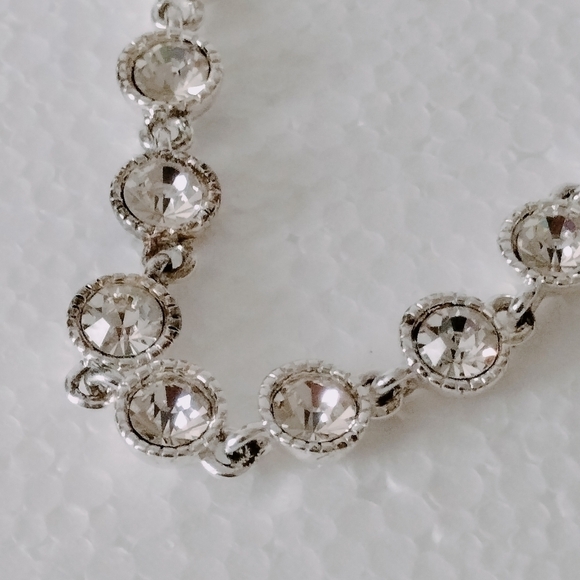 Avon SAQ Statement Tennis Bracelet Bling Rhinestone Crystal Silver Tone 7.5" - Picture 2 of 9